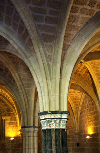Columna interior de la sala capitular del Monasterio de piedra